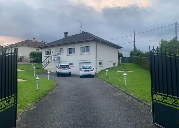 Studio Dans Une Maison Avec Parking