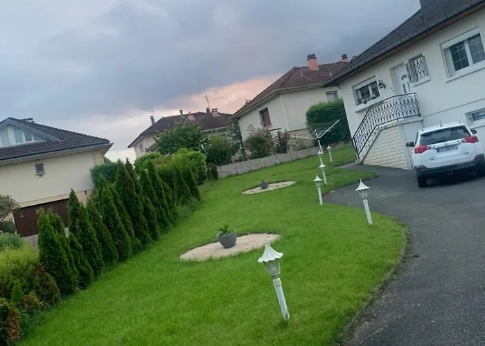Studio Dans Une Maison Avec Parking